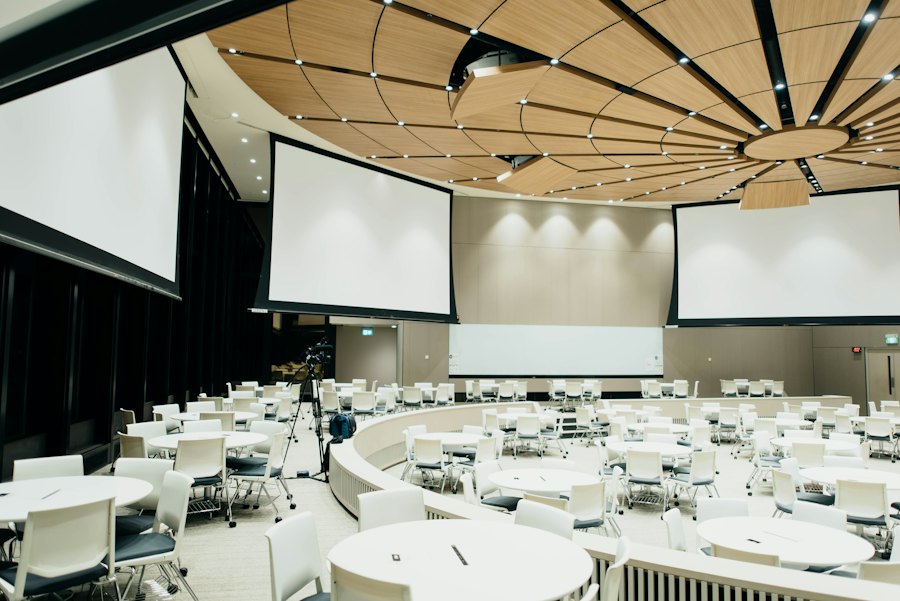 Zaal klaargezet voor een event